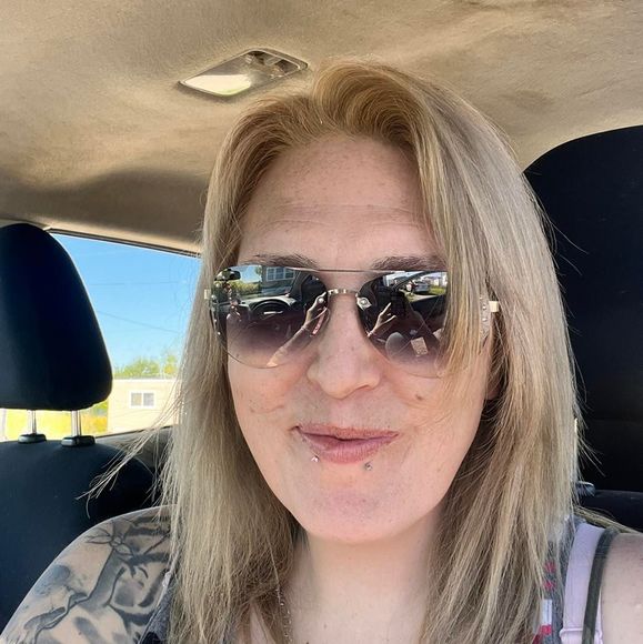 Meet your Posher, Dawn - Picture 1 of 1